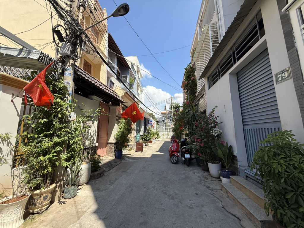 DÃY NHÀ TRỌ 10 CĂN PHÒNG MÔI PHÒNG RỘNG 16M2